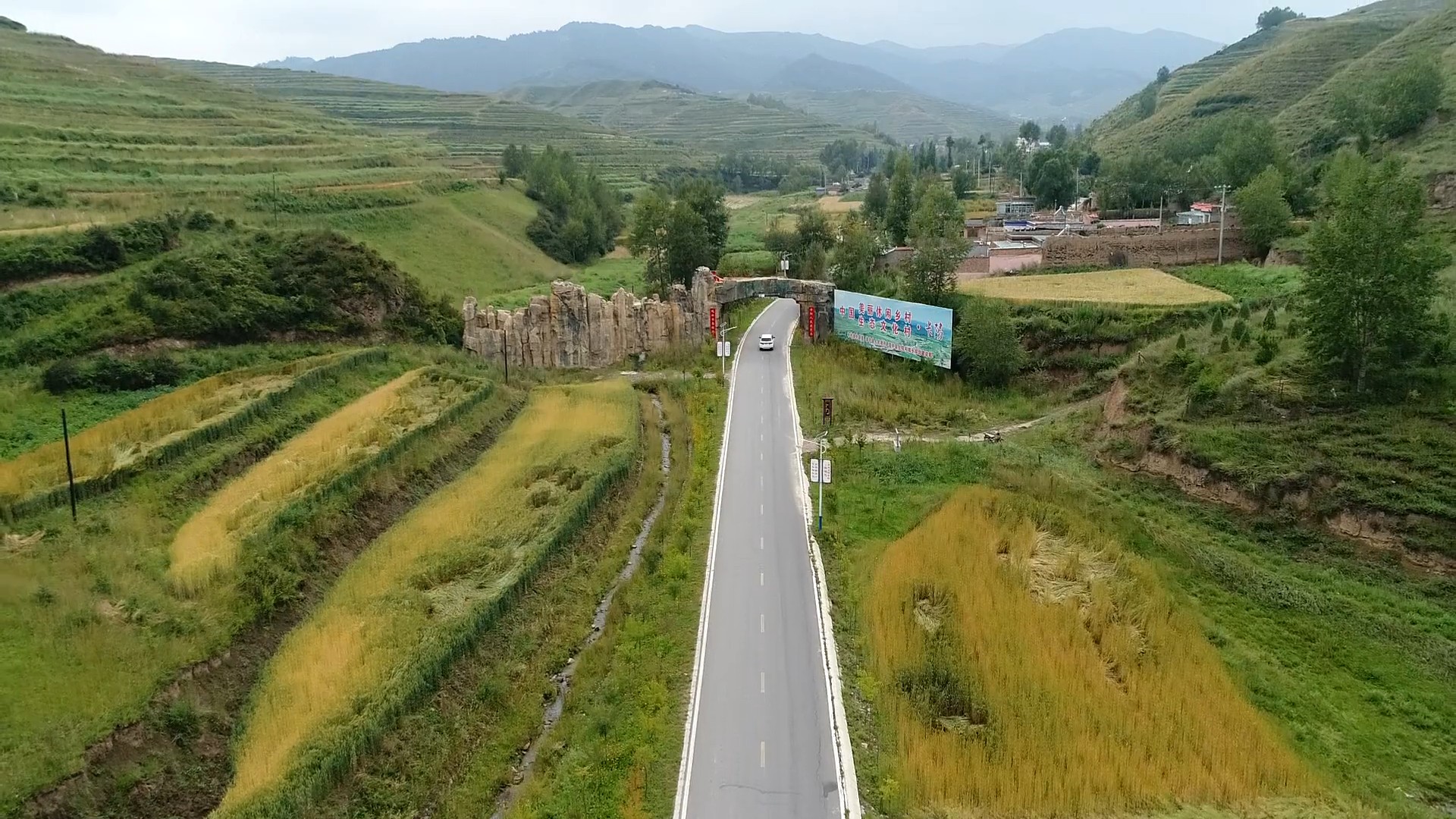 湟中區(qū)卡陽村旅游路。湟中區(qū)委宣傳部供圖