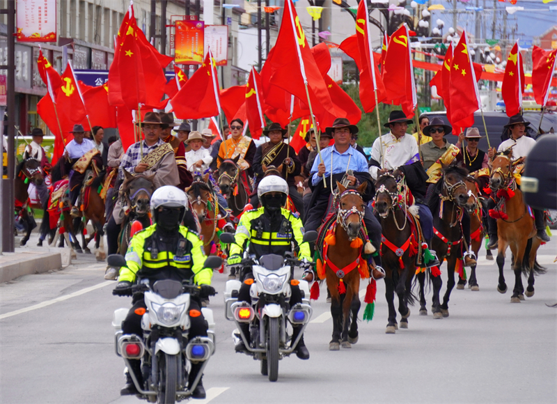 千匹駿馬行天峻。天峻縣委宣傳部供圖