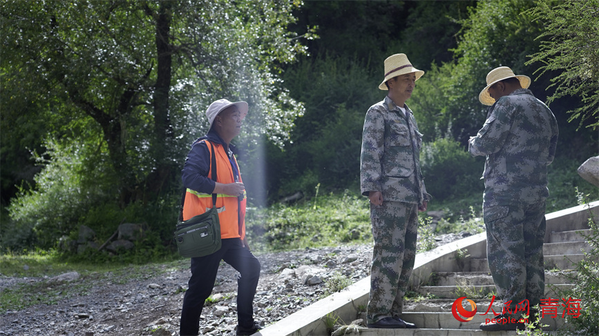 察汗河國家森林公園的生態(tài)巡護員。人民網(wǎng) 陳明菊攝